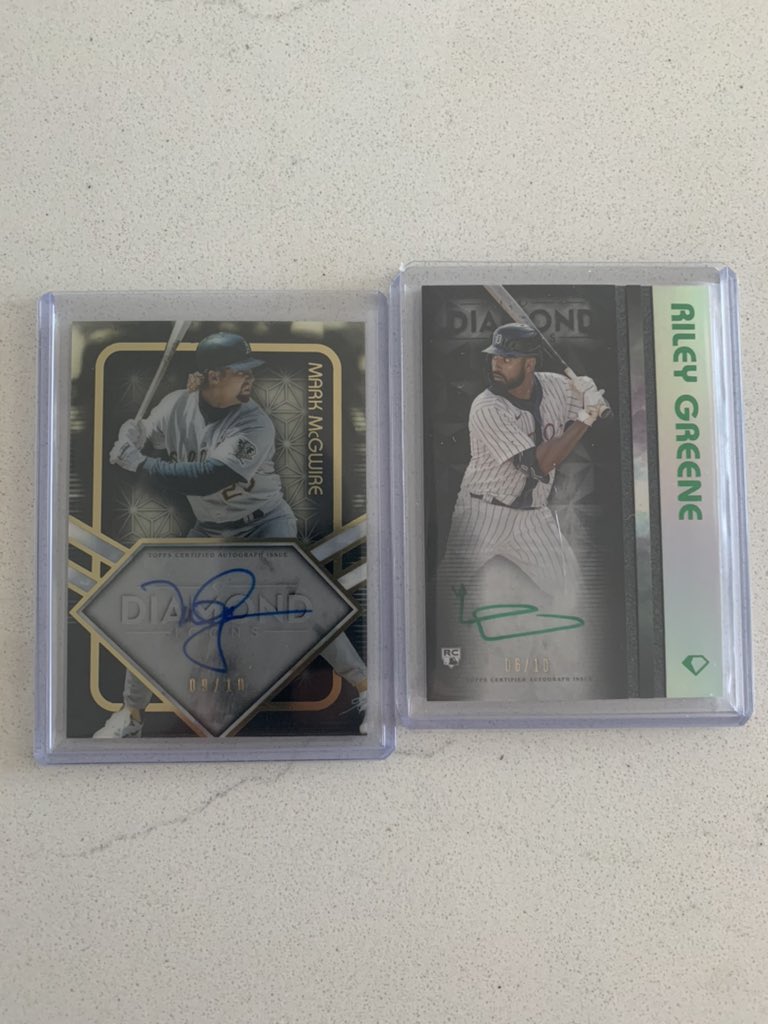 Fun mailday 📬📬 -DD courtesy of @GL_HobbyAccount -JJ courtesy of @NotTheFakeJordy -Brewer nostalgia via @frank_lubatti -Diamond Icons via @OnWiscardsin All easy to deal with and prompt shipping @CardPurchaser