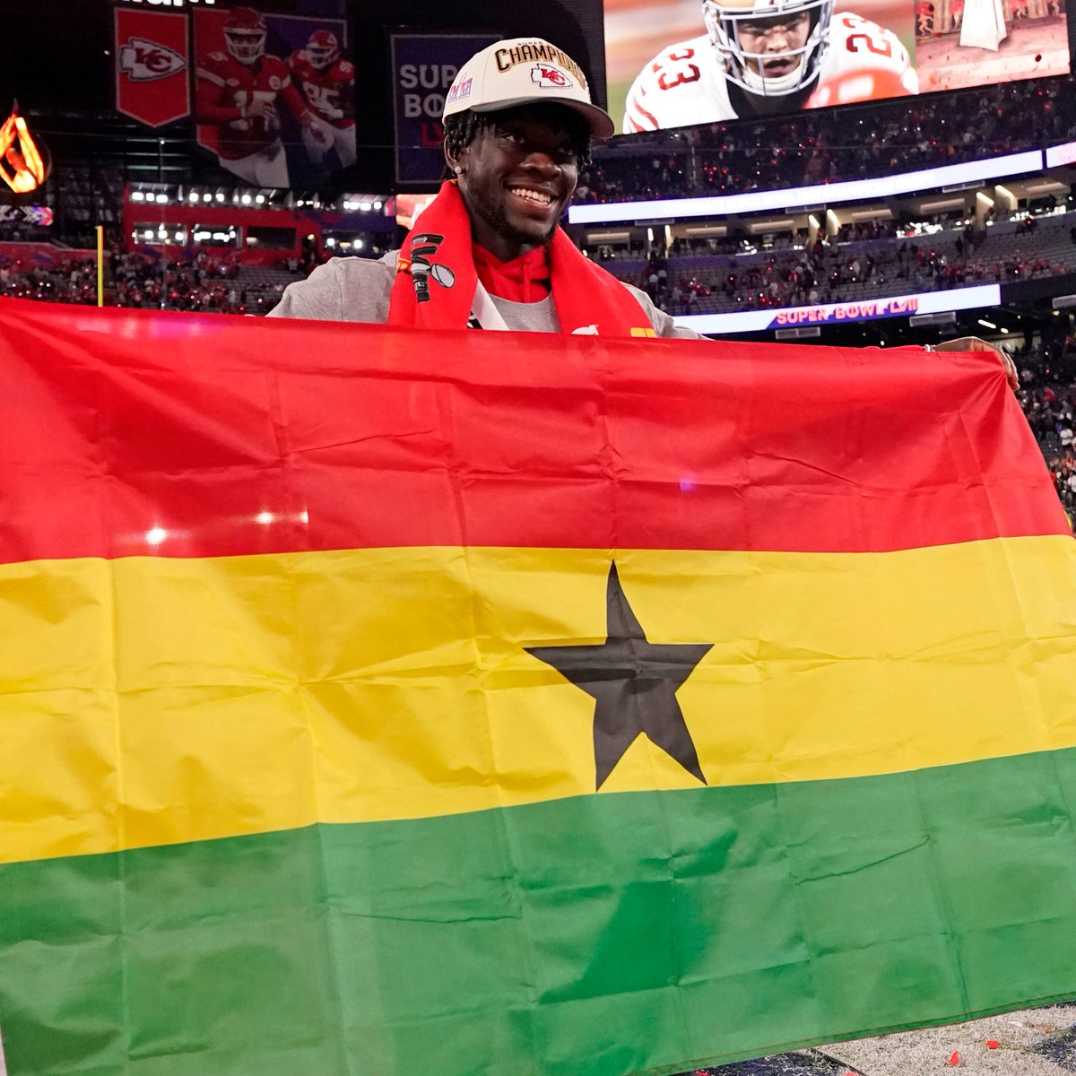 NFL Africa (@nflafrica) on Twitter photo During the #SuperBowl, the @nfl ran a commercial about a little boy in Ghana dreaming of playing pro football.
A couple hours later, Ghana-born <a href="/ekowboyedoe/">therealpak25</a> flew his country's flag on the field after becoming a Super Bowl Champ. This is what dreams are made of! 🇬🇭 During the #SuperBowl, the @nfl ran a commercial about a little boy in Ghana dreaming of playing pro football.
A couple hours later, Ghana-born <a href="/ekowboyedoe/">therealpak25</a> flew his country's flag on the field after becoming a Super Bowl Champ. This is what dreams are made of! 🇬🇭