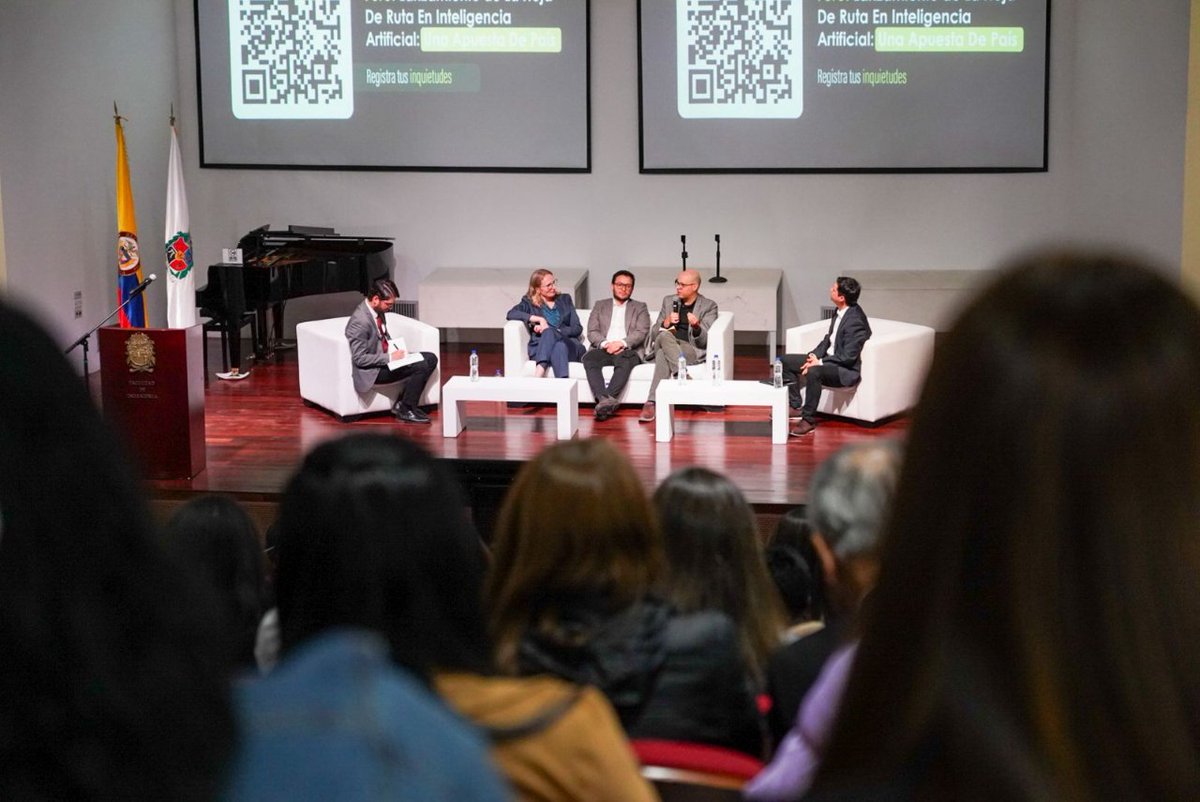 MincienciasCo's tweet photo. En el foro #HojaDeRutaIA, inicia el panel 'Experiencias de legislación para la regulación de la IA', participan: Eske Montoya - DiyiDiplomacia; Diego Castañeda - @Karisma; Juan Gutiérrez, profesor @Uniandes y Andrés Aguilera, profesor @UExternado. https://t.co/PHoyJU1OtJ