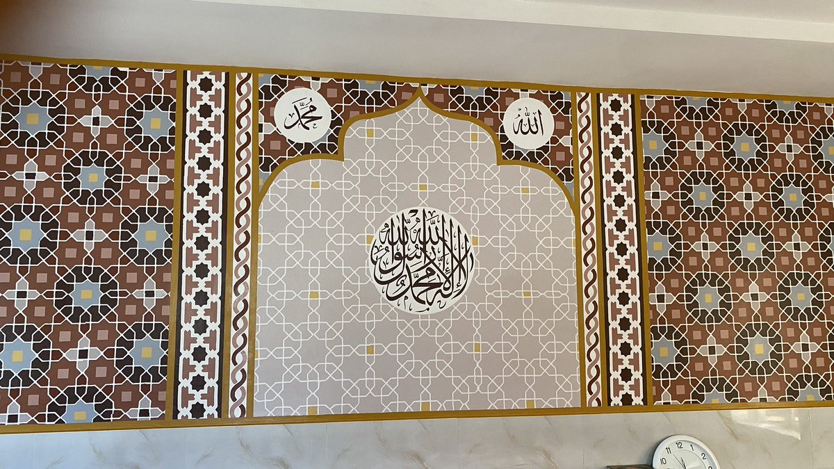 Haleema_Abubakr's tweet photo. I got Commissioned to Design/paint this masjid At Amma Center, Oro Ago street,Garki 2 Abuja in December. Even if your masjid is already carpeted and functional,no worries,we can still design it,we will pack up during the prayer times and continue afterwards. 

Please help RT❤️ https://t.co/1dpszX9bXb