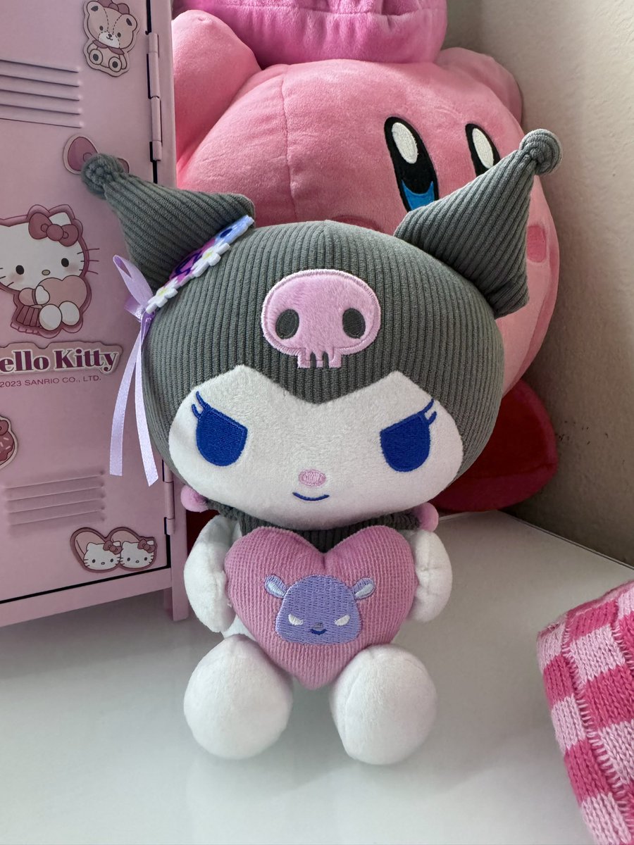 omg look at the new Kuromi i got! it’s so adorable ☁️🩷🥺✧･ﾟ:*