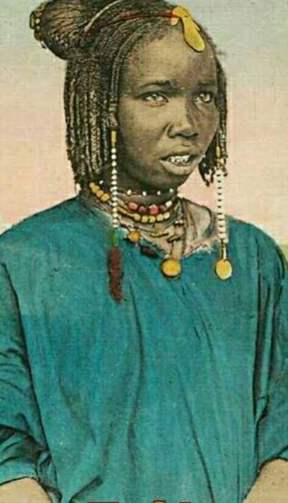 Joe__Bassey's tweet image. Over 315 years ago, [7/2/1706], Kimpa Vita was burned alive with her son on her back by Catholic missionaries

Kimpa Vita was killed for preaching the return to roots, African/Kongo traditions, the return to Mbanza-Kongo land now in Congo of her ancestors that was abandoned after…