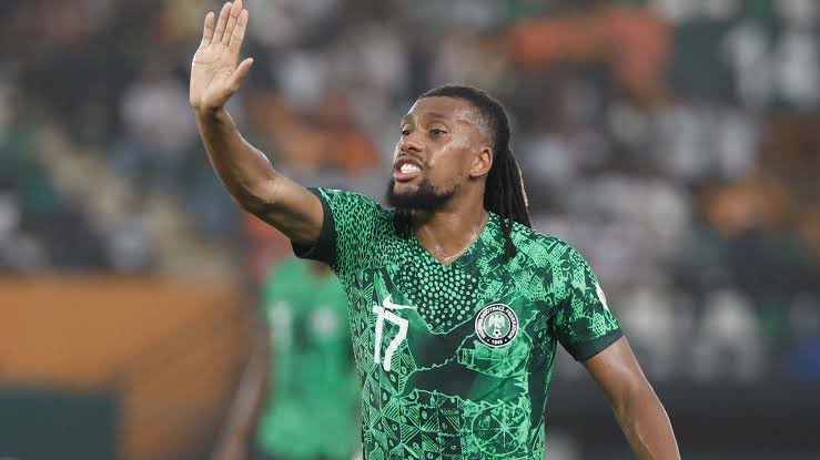 _AsiwajuLerry's tweet photo. We are all behind you King. 🇳🇬💚 https://t.co/e6XbZu7OWi