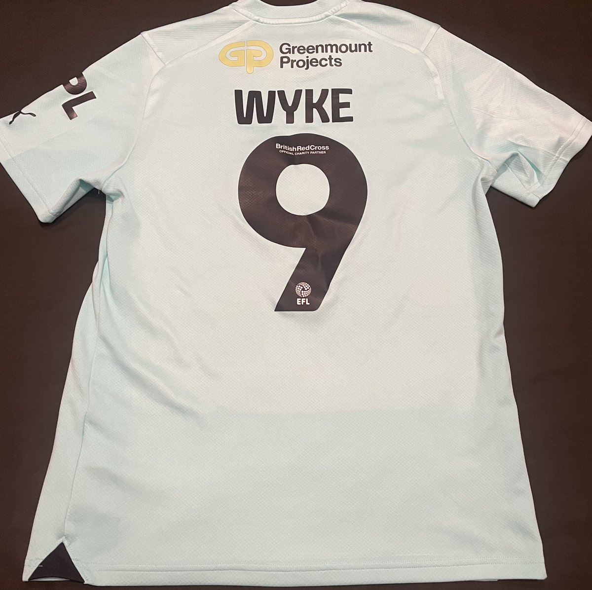 A huge thank you to @WillyTweet7 for very kindly donating a matchworn @Charliewyke1 shirt for me to auction off for the @as9foundation please reply or DM me with a bid. Ends Sunday 8PM. #wafc @LaticsOfficial