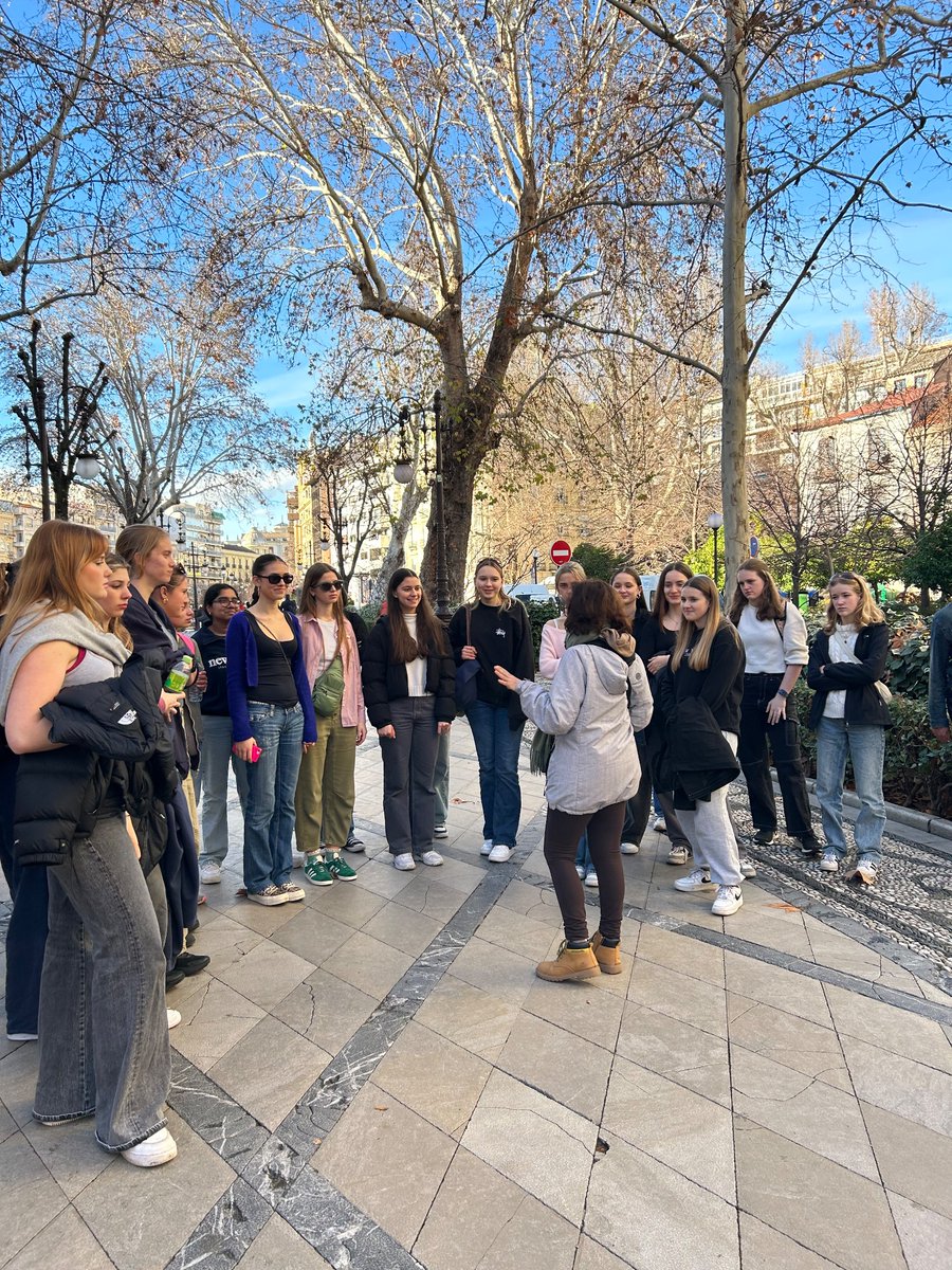 Basking in the Spanish sun on our walking tour this afternoon 🌞 after a great morning of language lessons @WimbledonHigh @proyectoespanol