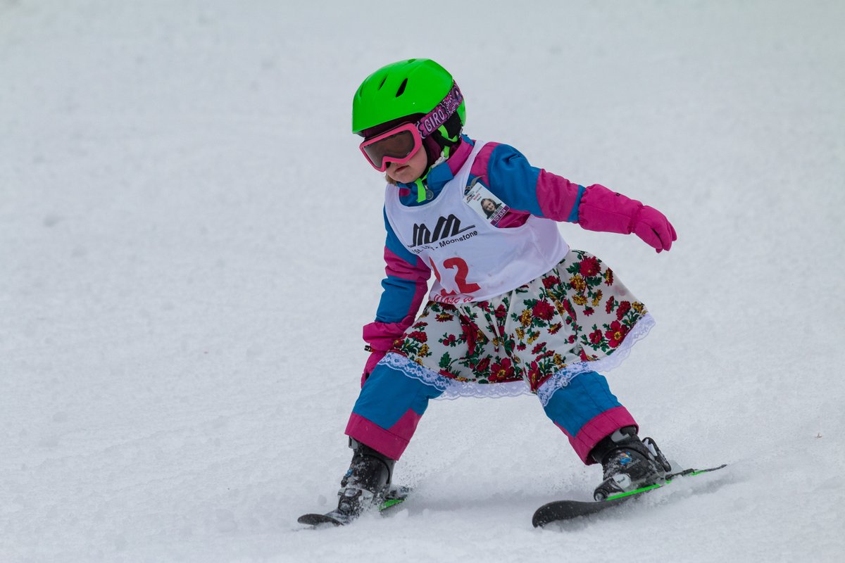 PLinToronto's tweet photo. Za nami kolejna edycja Polonijnych Mistrzostw w ⛷️ i🏂 w #MountStLouis. Dziękujemy uczestnikom, kibicom, organizatorom i sponsorom, bez których to wspaniałe wydarzenie polonijne nie byłoby w stanie się odbyć! Do zobaczenia za rok🥰 https://t.co/PJXVA1nVrt