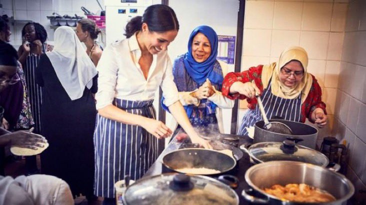 sannetje_26's tweet image. Taken six years apart. Princess Meghan is true to this!❤️

#HubbCommunitykitchen
#TheWelcomeProject
#ArchewellFoundation