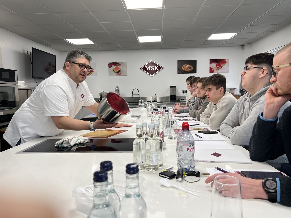 stephaniejmoon's tweet photo. @mskingredients super day thank you a few more photos inspiring @RuddingPark #chefdevelopmentprogramme with Pasq and @wellocksfood https://t.co/ifekJtFHrQ