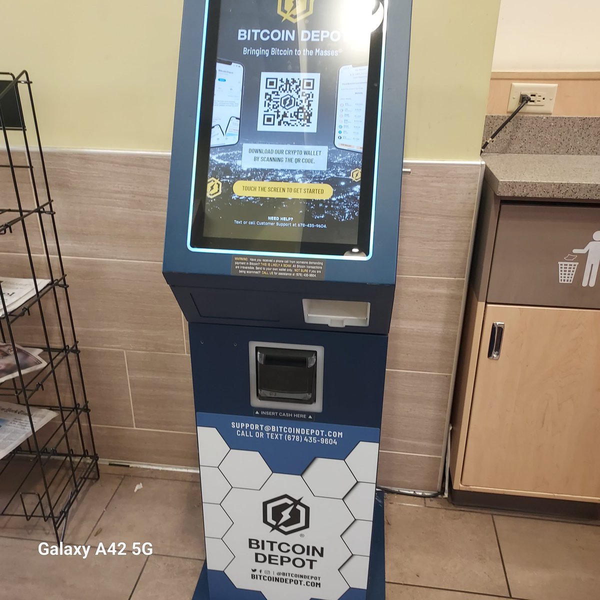 For those that don't have much conviction in #crypto, take a look at this machine that I saw in #CumberlandFarms. The morethe general public sees things like this the more they're going to begin investing. Money will pump from #Btc to $eth and then to solid tokens like $hold.