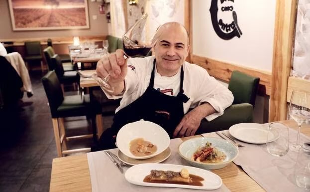 Siempre he dicho que #VillaParamesa es uno de los mejores restaurantes de #CyL y España.

👨🏼‍🍳 José Ignacio Castrodeza, alias “EL CHATO”, buen amigo, gran profesional y desde hoy “Mejor Cocinero de #CastillayLeón 2024” por 
La Academia Castellana y Leonesa de Gastronomía.