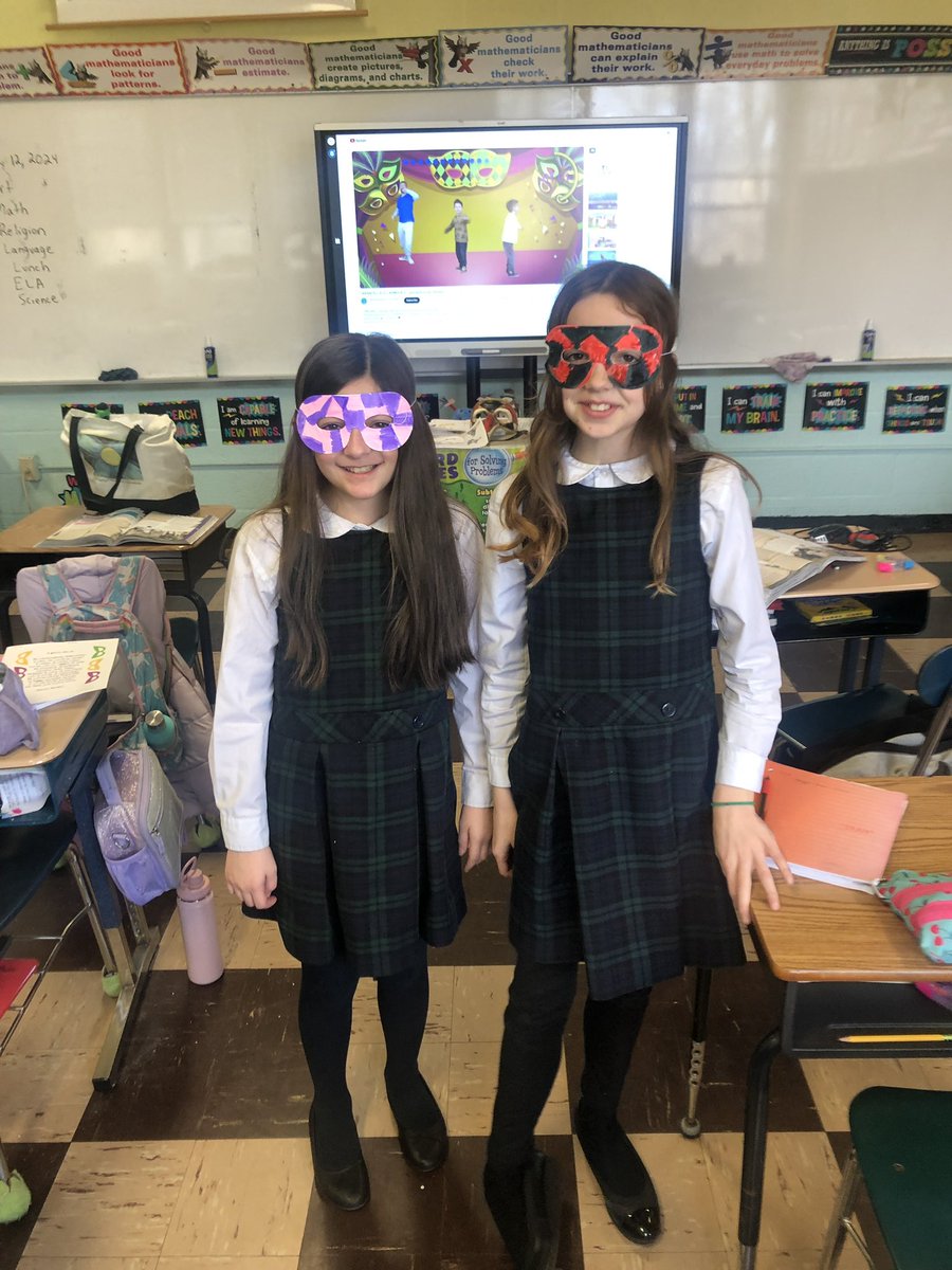 StPatsYorktown's tweet image. Today in Italian Class, students celebrated Carnevale! They made and disguised ourselves “in maschera”. It’s a season of parties and feasting before Lent! #StPatsPride #ForeignLanguage #Italian