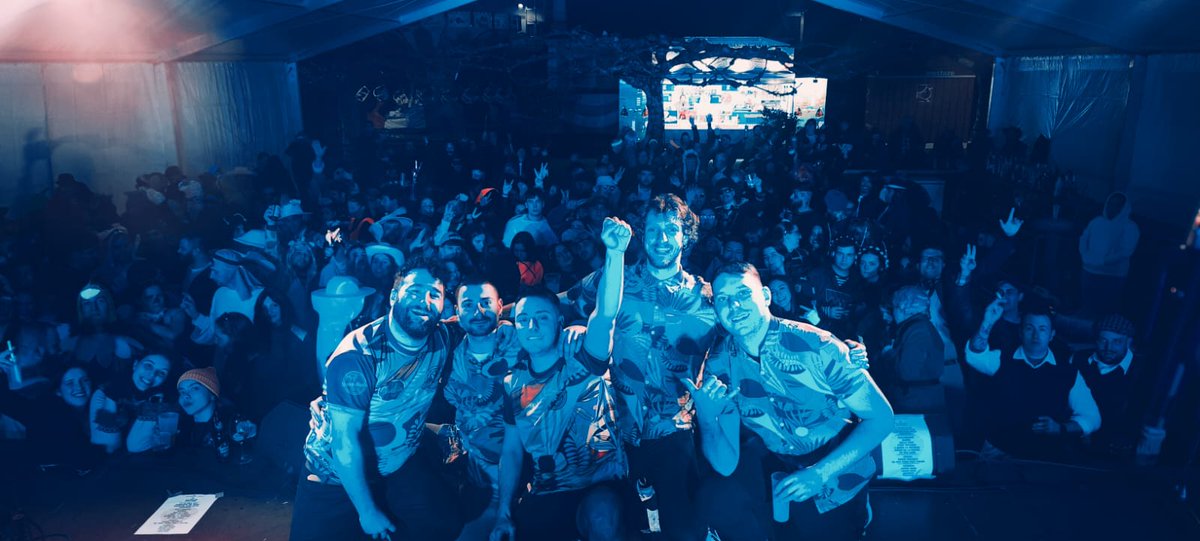 🧡🎭MOITISÍMAS GRAZAS CARIÑO🎭🧡

O pasado sábado pechamos da mellor maneira a xira gozar, sentir, bailar celebrando o entroido por todo o alto!
Moitísimas grazas ao concello de Cariño por contar con nós para esta noite🎉

@culturactiva 
@_concello_de_carino