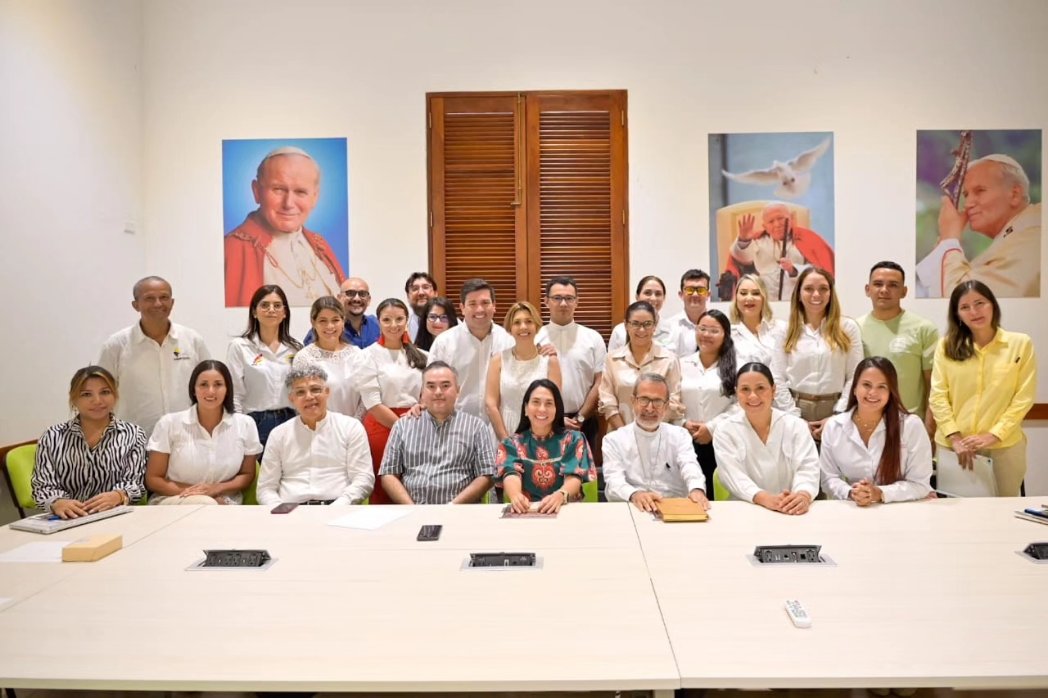 CorpoturismoCTG's tweet photo. Articulados con @ARQUICARTAGENA, autoridades, entidades y gremios del turismo lideramos taller creativo y firma de memorando de entendimiento para el diseño y desarrollo de Turismo Religioso y Cultural para #CTG https://t.co/8CeqCeWems