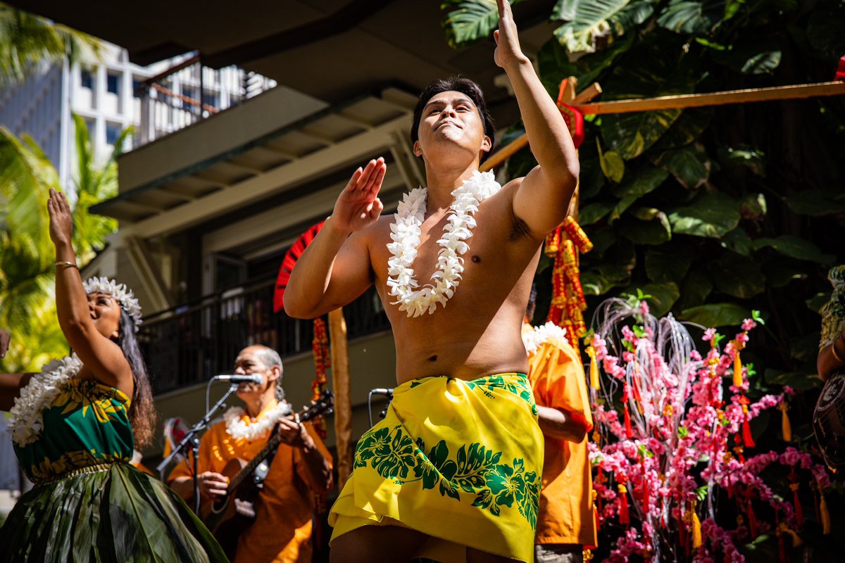 bruddahmichael's tweet photo. Ho’okipa Hawai’i Weekend! hosted by the Native Hawaiian Hospitality Association at the Royal Hawaiian Center. A two day event to celebrate Hawaiian culture and knowledge.
…
#RHCDaytoNight #RHCEvents #NaHHA #HawaiianCulture #HawaiianEvents https://t.co/ut4DhSovFb