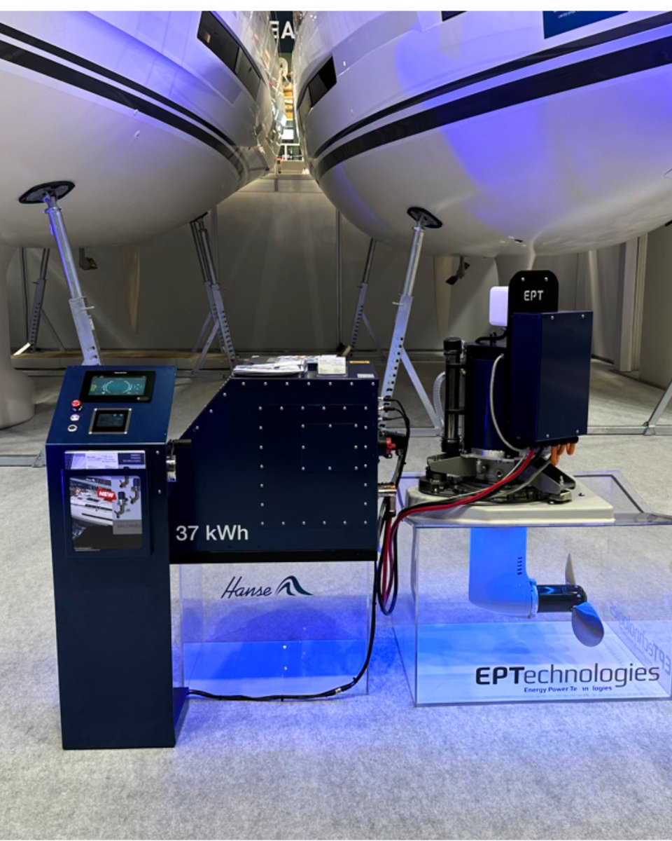 DeltaQTech's tweet image. Surfing the electric wave!🏄⚡🔋 

End of January our BD team immersed themselves in the dynamic atmosphere of Boot Düsseldorf. We were thrilled to witness the spotlight on electric propulsion systems and boats - a clear sign of the industry&apos;s commitment to sustainability.