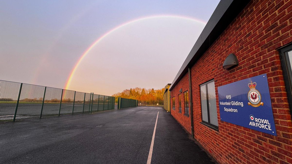 Monday evening is already one day closer to the weekend… 

#MondayMotivation