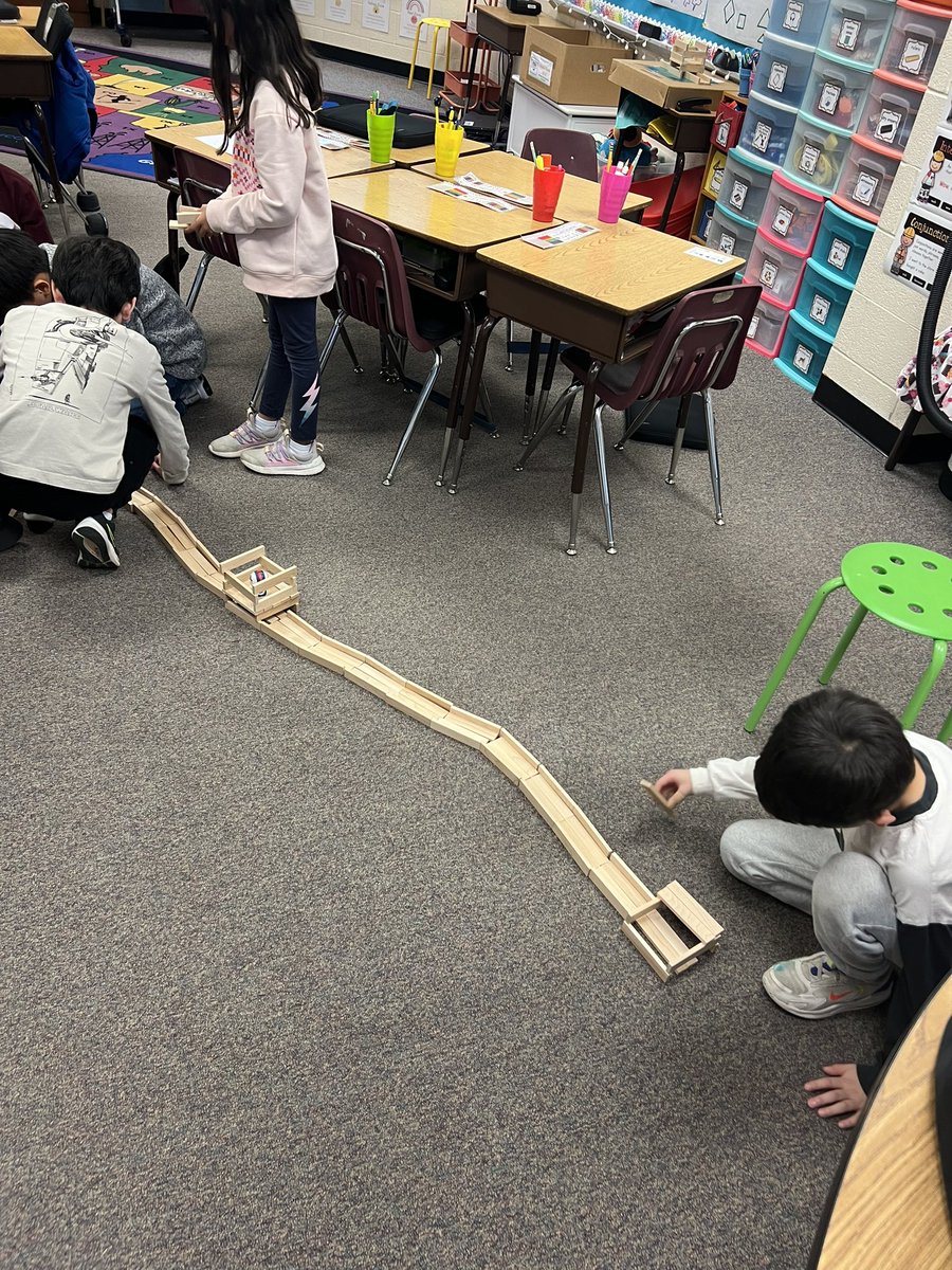 We built the Great Wall of China with @KEVAplanks today! The students were amazing #collaborators and #creativethinkers as they planned how to build watch towers, how many planks between watch towers, and how to keep us safe from invaders! @PoplarTreeES @fcpsnews @FCPSSTEAM