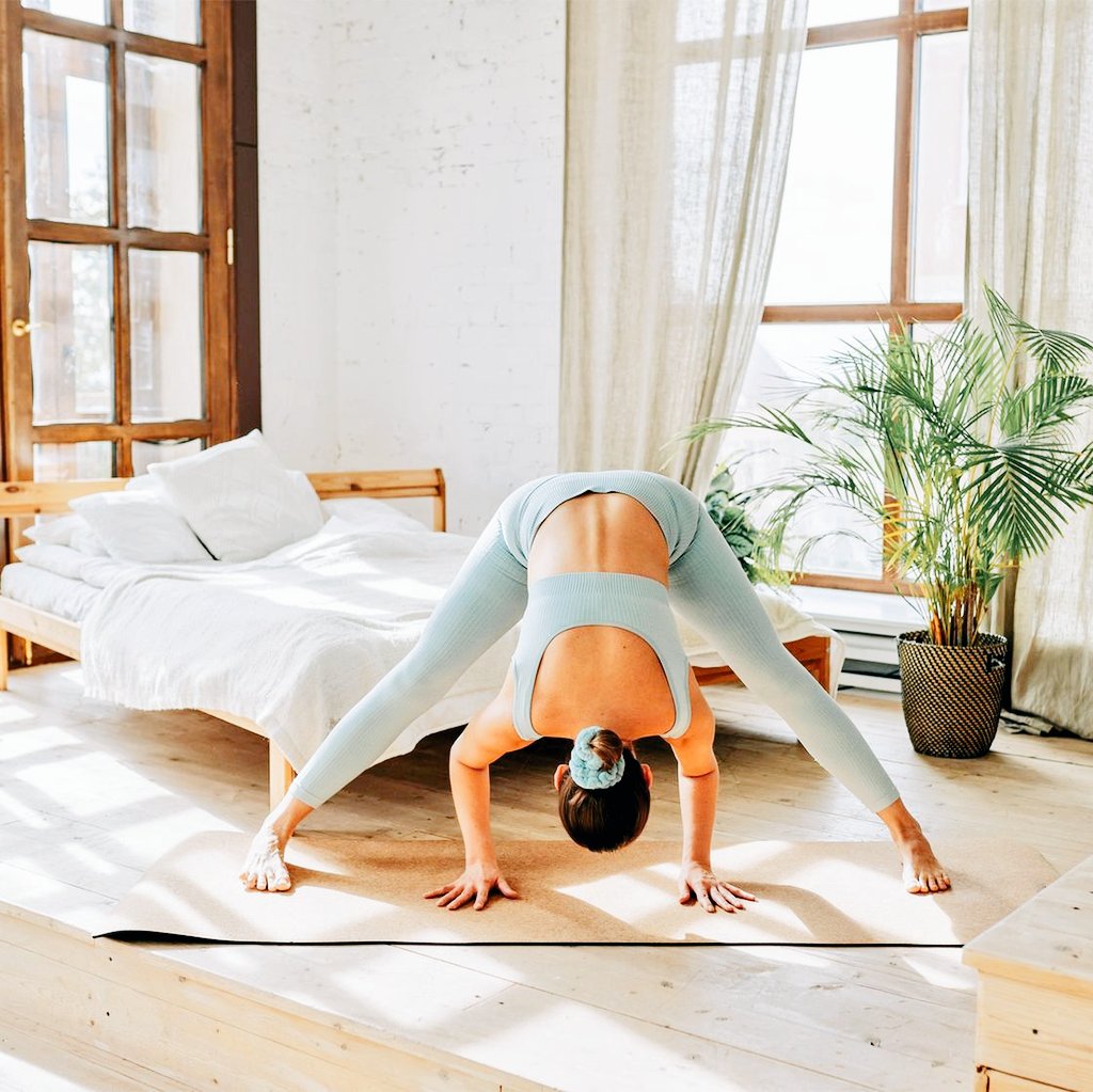 3 posturas de yoga para calmar la mente y recuperar la paz al final del día. <a href="/elle_es/">ELLE España</a>
elle.com/es/belleza/sal…