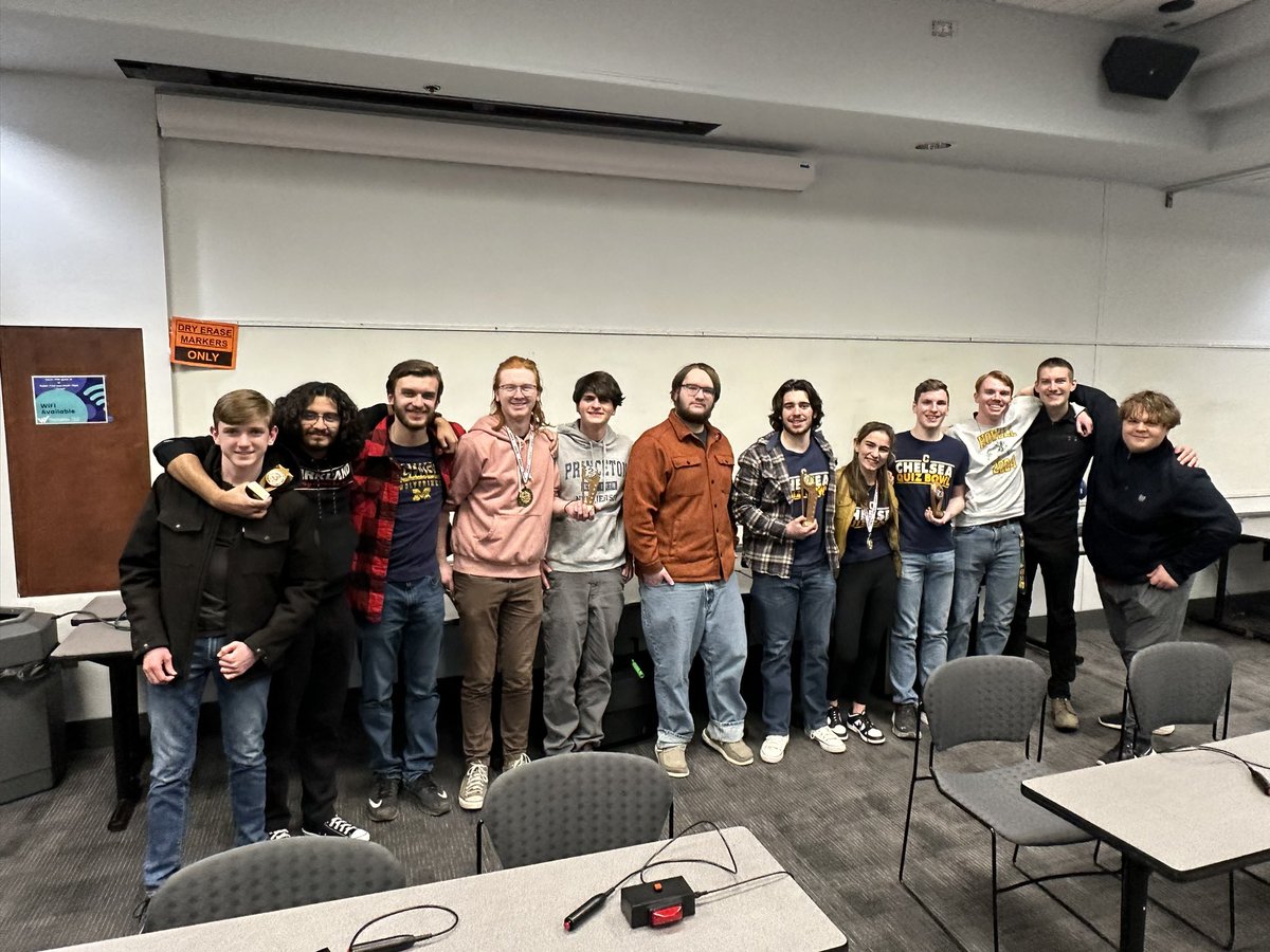 ChsQuiz's tweet photo. @ProfeRiordan This is what Quiz Bowl is all about. Chelsea and Howell after league tournament https://t.co/0zMtwNnMpc