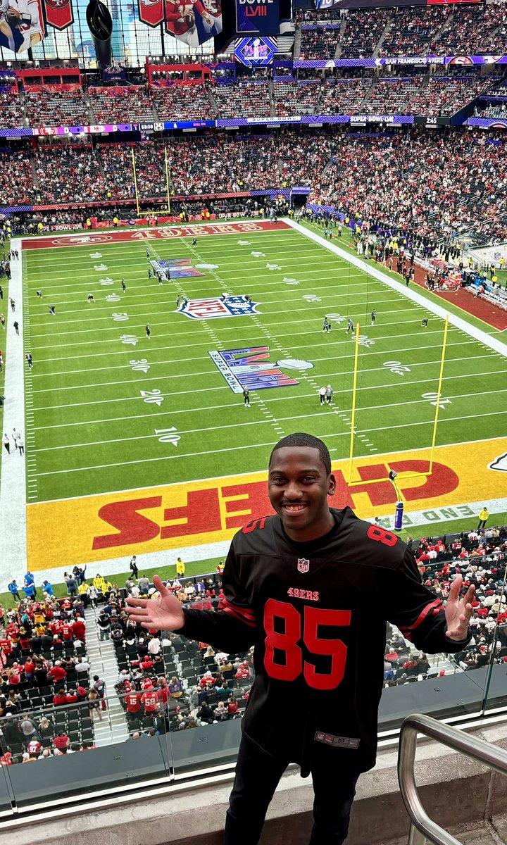 mikejamalperry's tweet photo. Bucket List #SuperBowl  #SuperBowlLVIII https://t.co/TBJOix3iyn