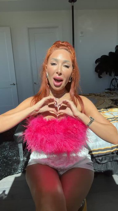 FARRAH ABRAHAM is live now! https://t.co/ddTvhL1vNM https://t.co/I86qqYbBu7<a href="/tag/farrahabraham"class="tags"><span>#farrahabraham</span></a><a href="/tag/president"class="tags"><span>#president</span></a><a href="/tag/maui"class="tags"><span>#maui</span></a><a href="/tag/mauihawaii"class="tags"><span>#mauihawaii</span></a>