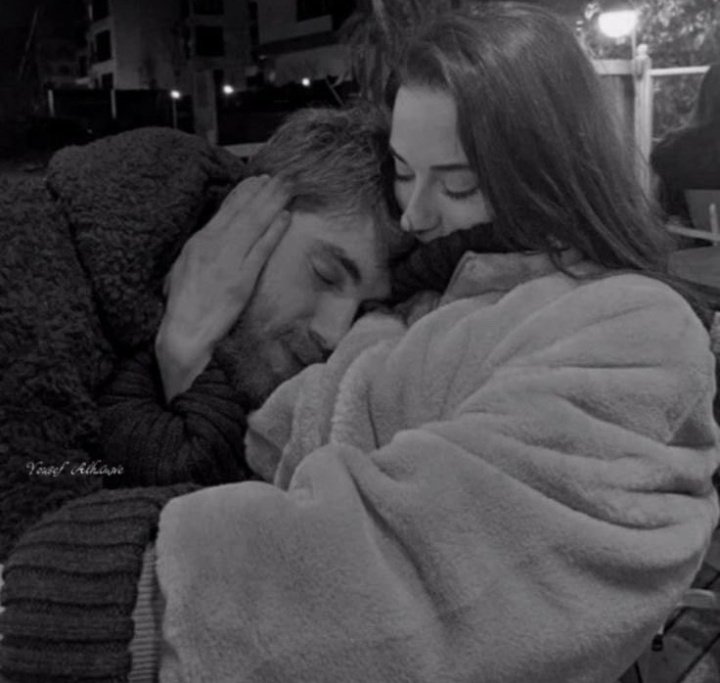 "ولو يأتيني هارباً من أذى دُنياه، لأصبحت أنا دُنياه وما فيها❤️."