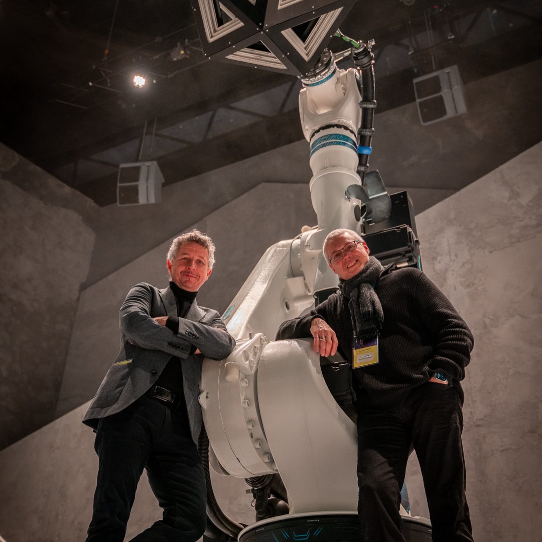 Cirque Éloize tweet media