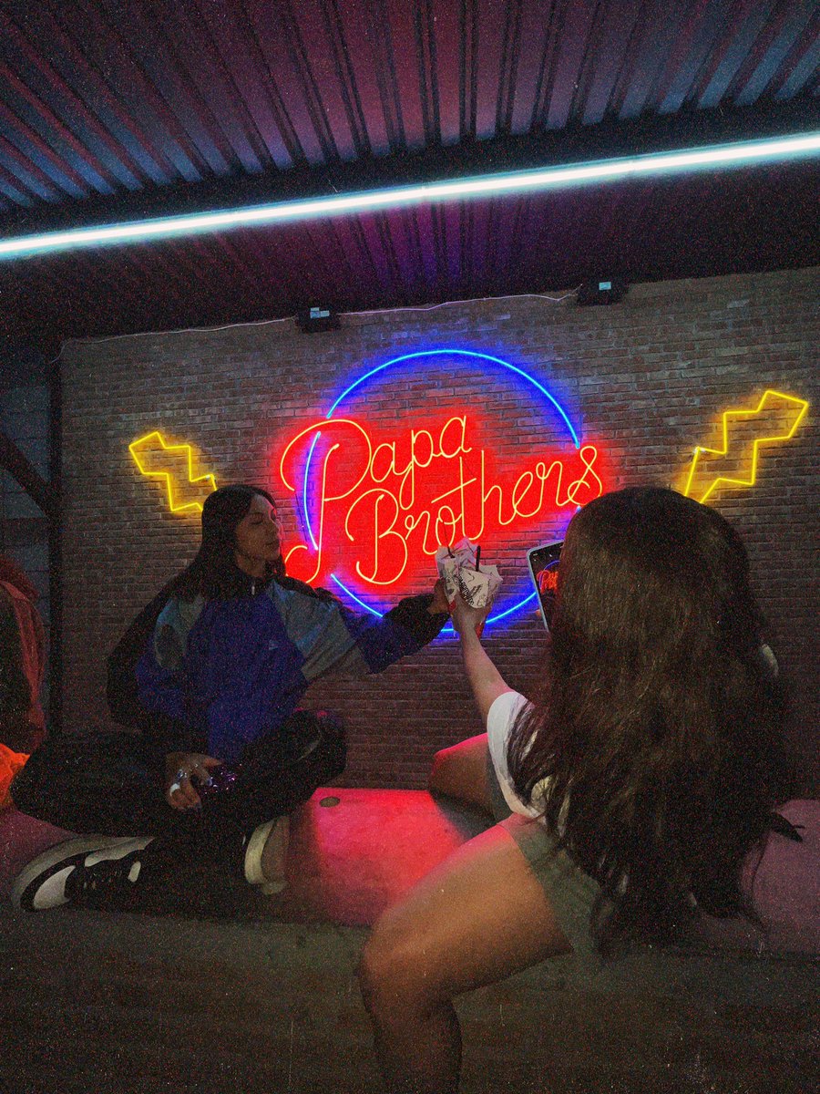 Sin foto tus #PapaBrothers no saben igual. 🤳🍟

Siempre que vayan por sus conos suban una foto a sus historias y etiquétenos, nos encanta compartirlas. 🤩