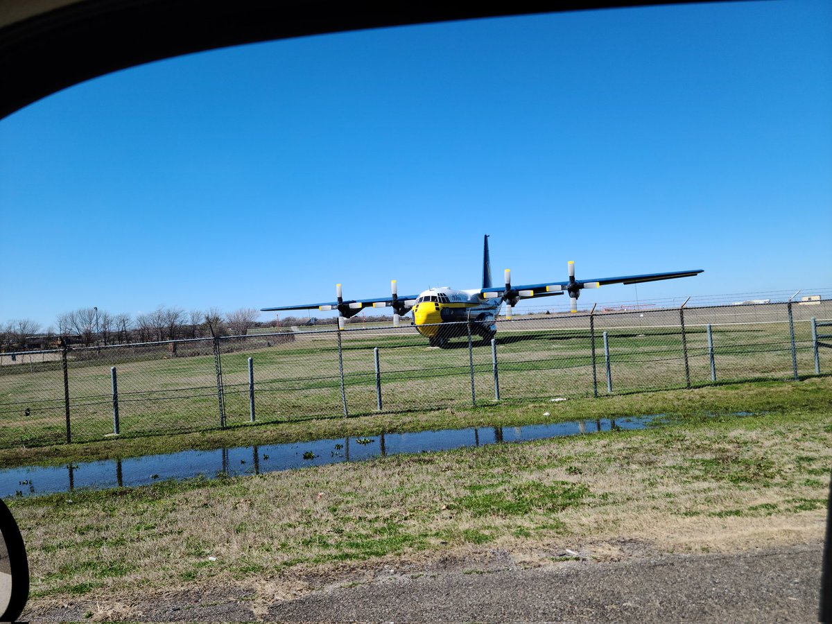 MarvinDMartian_'s tweet image. It's a fine day at #KNFW, Carswell Field #Bert #FatAlbert  #avgeek