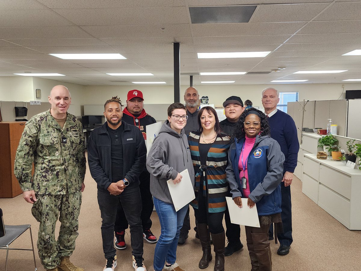 Our CO, Capt. Bill Barich, Executive Director John Hornbrook, and Director, Installation Support  John Zollo recently travelled to Joint Base Lewis-McChord (JBLM) for a site visit, and to present the FLCPS Team of the Quarter award to the Code 400 JBLM Household Goods Team.