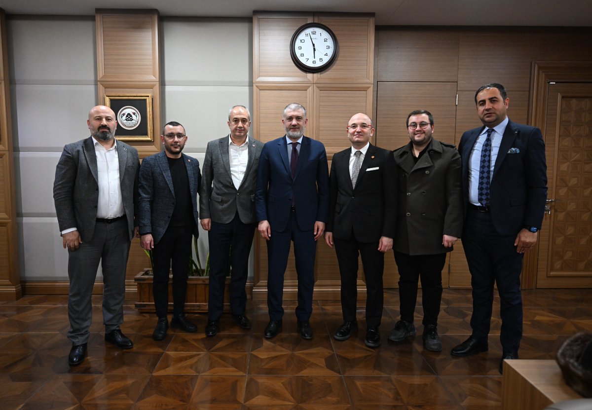 🟦 Yönetim Kurulu Üyemiz Muhsin Koçaslan, yolcu ve servis taşımacılığı sektörünü temsil eden 4️⃣3️⃣. Meslek Komitesi Meclis Üyelerimiz Mehmet Karadavut ve Eren Şengüzel, Komite Başkanımız Hasan Uz, Komite Başkan Yardımcımız Ömer Toker ve Komite Üyemiz Faik Akgöz Bursa Büyükşehir