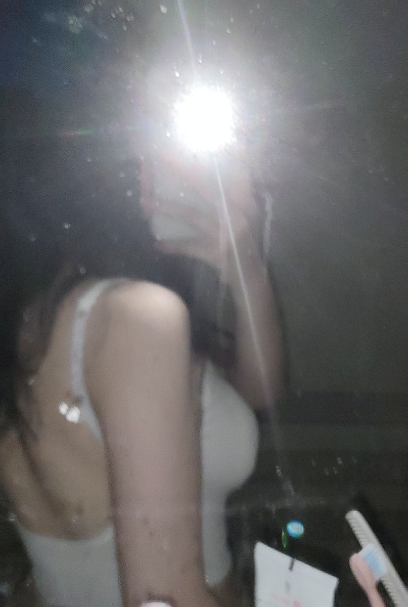 性欲来了，大半夜睡不着
#肉便器  #精盆 #母狗 #婊子 #曝光 #反差婊 #女神 #性瘾 #羞辱 #媚黑 #BBC https://t.co/4kHiSHfuT5