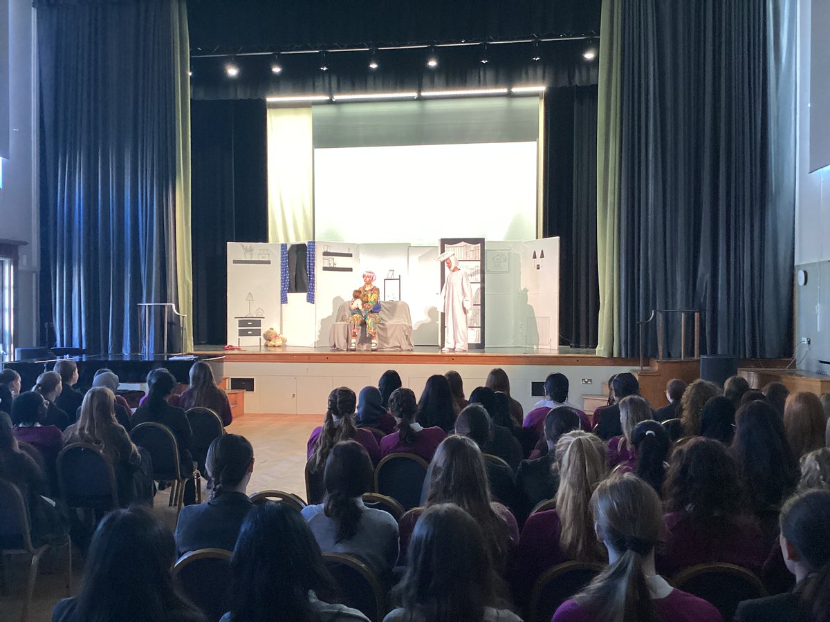 BGS_MFL's tweet photo. #BGSGerman Students relished the experience of the German play @onattiProdsLtd ’Der Babysitter’, enjoying its relatable storyline and audience participation elements #BGSYear8 #BGSYear9 #BGSYear10 #BGSYear11 https://t.co/QPsTpwU5re