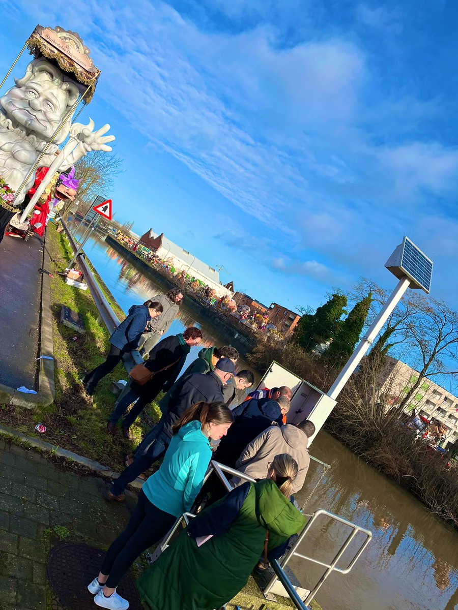 st_vii's tweet photo. Aujourd’hui, nos partenaires @univ_lille nous ont rendu visit @VMMbe à Alost!
Avec le soutien du projet @INTERREG_NWE #BEPROACT, nous travaillons ensemble sur un moyen de rendre nos capteurs de qualité de l'eau encore plus intelligents 🧑🏾💻🔬
(..et oui, c’était le carnaval! 🎭) https://t.co/3c3vHN6irO