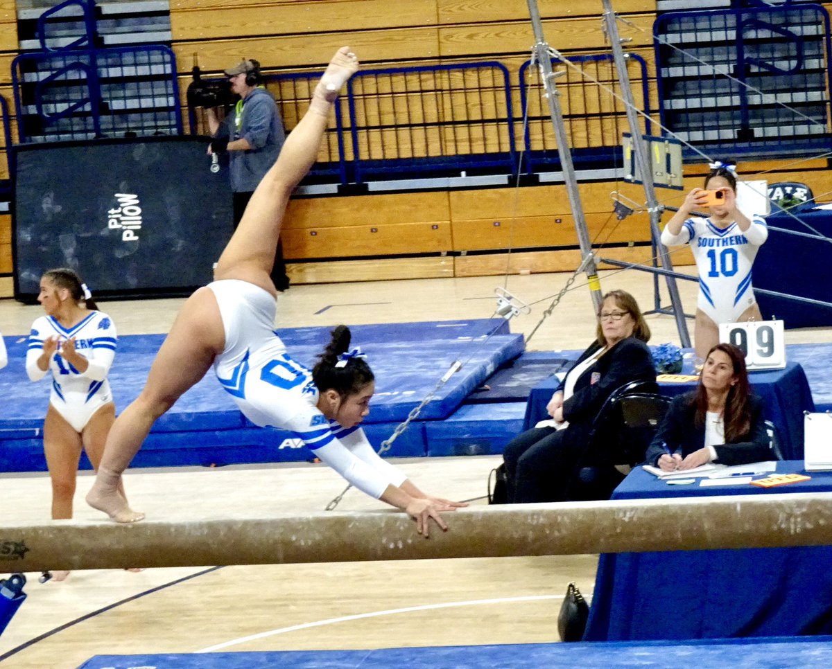 Talitha_CGN's tweet photo. @SCSU_GYM said “Happy Super Bowl Sunday”. https://t.co/XwepcFDeYR