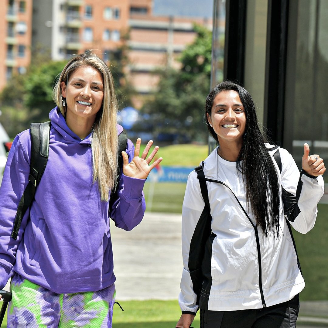 LPEmbajadora's tweet image. Liana #Salazar (@LianaSalazar11) y Diana #Celis (@diana_celis5) ya concentran con la Selección Colombia 🇨🇴 Femenina de cara a la Copa de Oro 🏆🌎 2024. 

¡Con toda! 💪

#MillosDeSelección Ⓜ️🇨🇴🙌