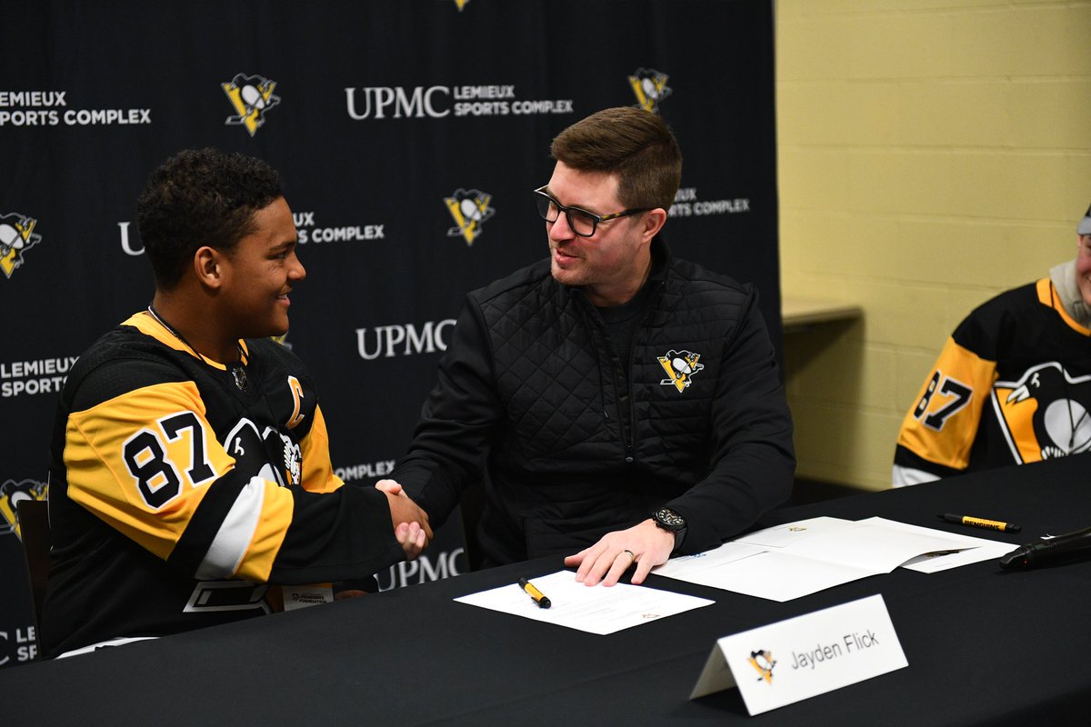pensfoundation's tweet photo. Welcome to the @penguins!

Jayden and Kent’s wish came true, as they officially signed their contracts becoming *Penguins for a Day*!

@MakeAWishPAWV | #ThePowerOfHockey https://t.co/x1BzQkkcYU