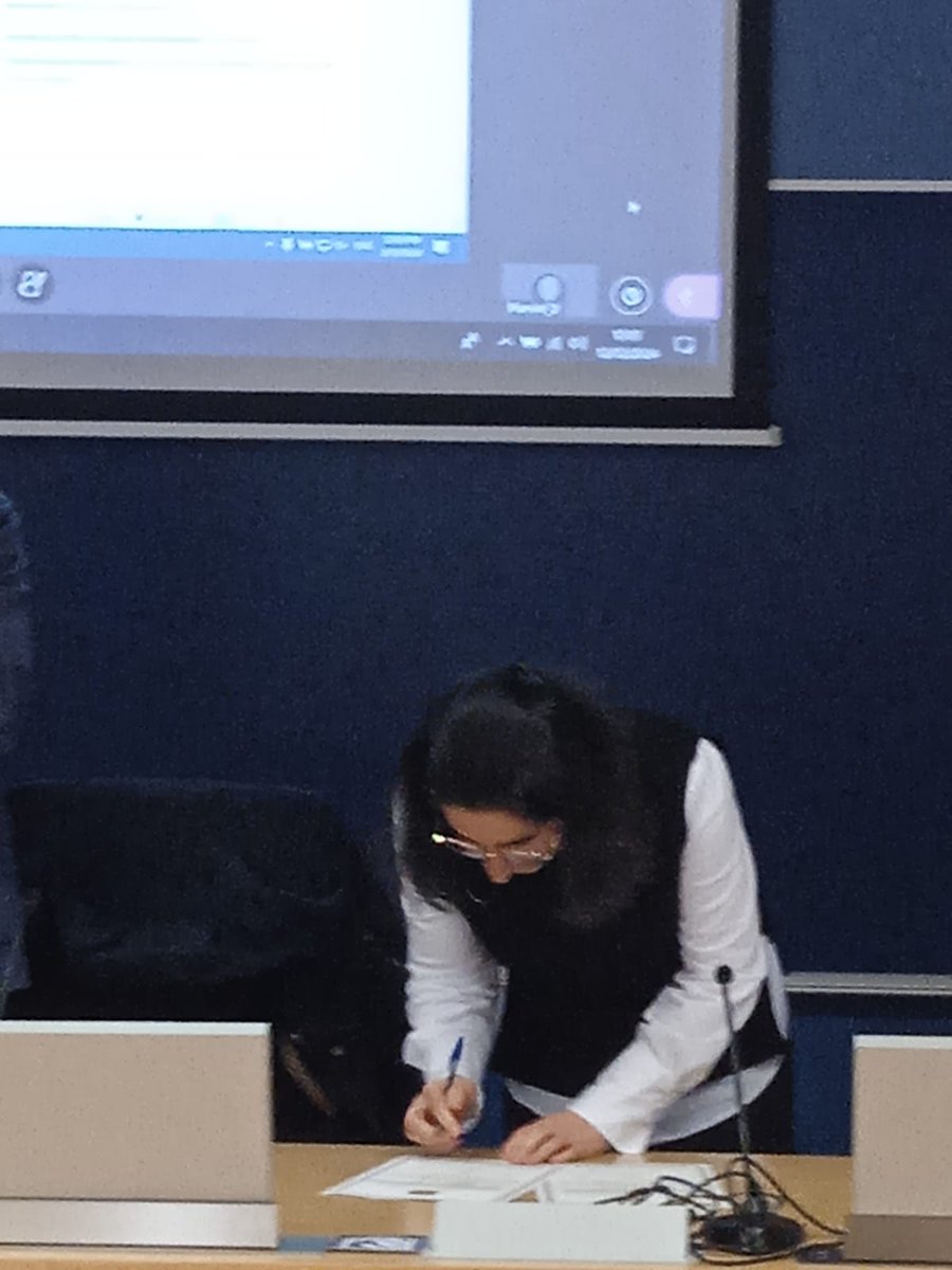 M2ex_ITN's tweet image. Today, the first member of the @M2ex_ITN consortium successfully defended her PhD thesis at @pablodeolavide.
Congratulations, Dr Parvin @ZadehHasani on this momentous occasion.