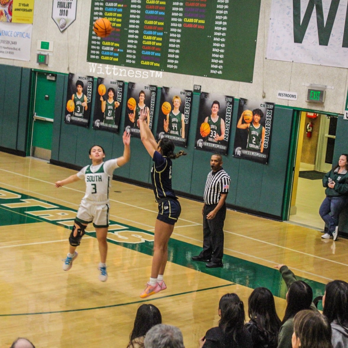 iamamiawitt's tweet photo. RND 2-Next ✅ #lockedin 🔒 
“I'll do whatever it takes to win games, …sitting on a bench waving a towel, handing a cup of water to a teammate, or hitting the game-winning shot." -Kobe #jobnotfinished

I WILL PERSIST TILL I SUCCEED!🏁
#iHoop #iWork #iAm #SixOne #2024 #Wittness™️ https://t.co/cjB7mVpvCi