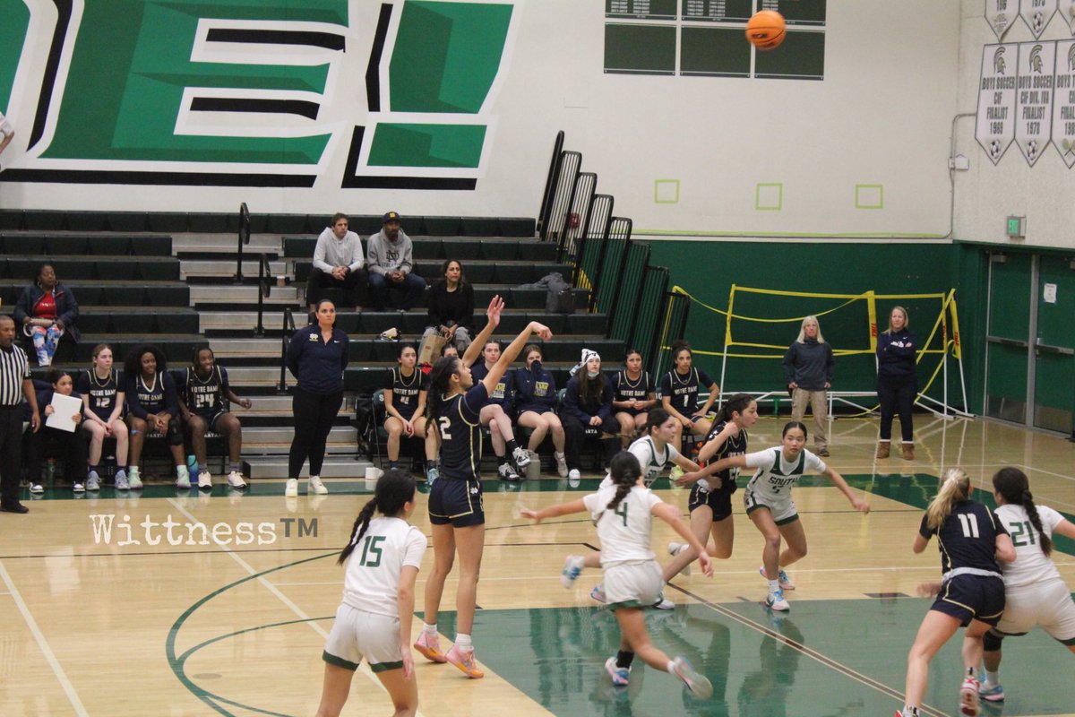 iamamiawitt's tweet photo. RND 2-Next ✅ #lockedin 🔒 
“I'll do whatever it takes to win games, …sitting on a bench waving a towel, handing a cup of water to a teammate, or hitting the game-winning shot." -Kobe #jobnotfinished

I WILL PERSIST TILL I SUCCEED!🏁
#iHoop #iWork #iAm #SixOne #2024 #Wittness™️ https://t.co/cjB7mVpvCi