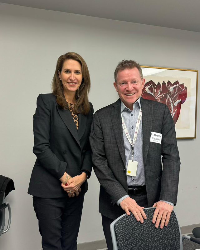 C_Mulroney's tweet photo. Rencontre très productive cet après-midi avec Matt Anderson, président et chef de la direction de Santé Ontario, à propos de la livraison de services en français dans le réseau. Les besoins de la communauté francophone sont toujours au cœur de mon travail. https://t.co/VpS40xRjHl