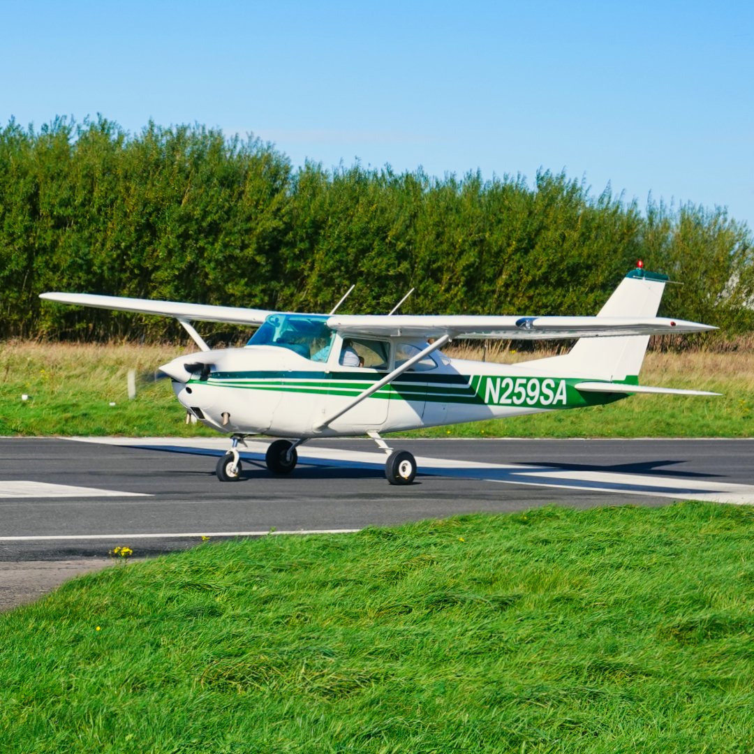 Michaelflying28's tweet photo. Reims-Cessna F172G Skyhawk N259SA departing Sandtoft Airfield for Mount Airy Airfield 14.10.23.
#textronaviation #cessna #cessnalovers #cessnaaircraft #cessnaaircraftcompany #cessnapilot #flycessna #cessna172 #c172 #f172 #172skyhawk #c172skyhawk #f172skyhawk #cessna172skyhawk https://t.co/fF7JRtCaqU