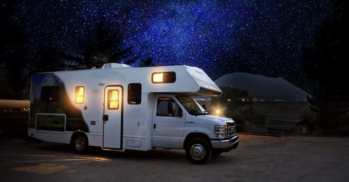 statuscast tweet media