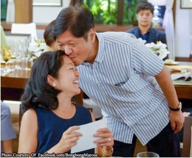 paosese's tweet photo. Usapang Pag-Ibig…
Alam nyo ba anong ngyare sa love life ni fentagong? Sobrang saya siguro. Sa dinami dami ba naman nyang naging babae, sino kaya ang kanyang TOTGA?!!! 😂
#FirstCoupleSoInLove
#ModelCouple
#ModelFamily
#GrowOldWithYou https://t.co/sEs4Vx16DB