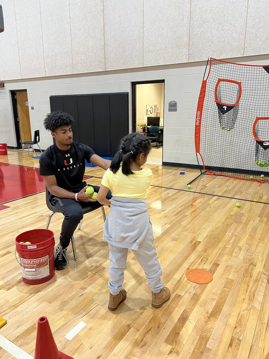 union_baseball's tweet photo. Shout out to @CamdenKnutson, @Stephen2three, &amp; @BraylenDanzy. They were able to spend the day at Rosa Parks Elementary and helped Coach @emilygbrown34 teach the kiddos some ball skills!!! 

#RepTheU https://t.co/BboWcUZrYe