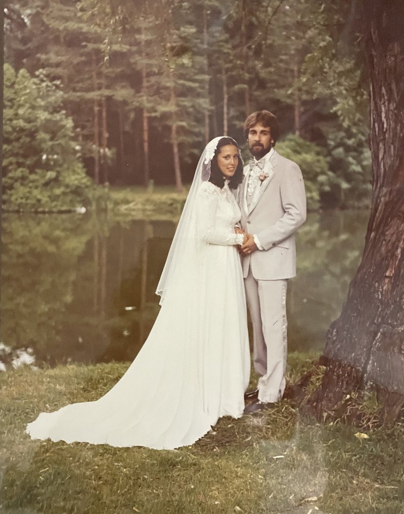 CaseyJBortnick's tweet photo. “Love is more than just a word.” 

Tonight on #YourEvening on  #SpectrumNews1: the story of a Western New York widow whose husband’s “gift” found after the crash of #Flight3407 helped her, and her family, “keep living.” 

See my interview with Kathy Johnston at 5 on @SPECNews1BUF @SPECNews1ROC @SPECNews1CNY @SpecNews1Albany @SPECNews1HV