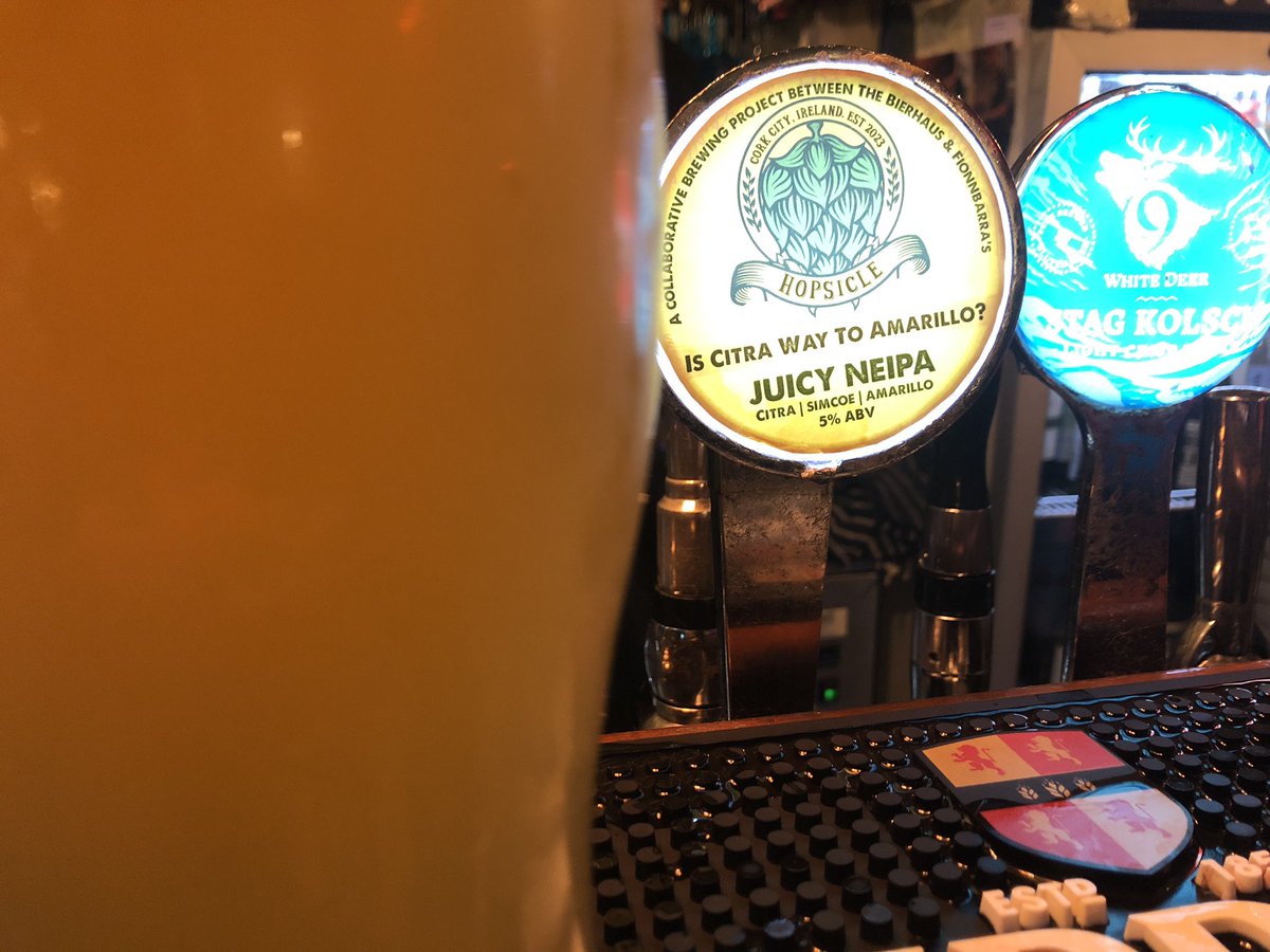 CraftBeersNI's tweet photo. @BierhausCork @ThirdBarrelbrew @FionnbarraCork Aroma and flavour is amazing 😍 https://t.co/vNAuIQwTxG