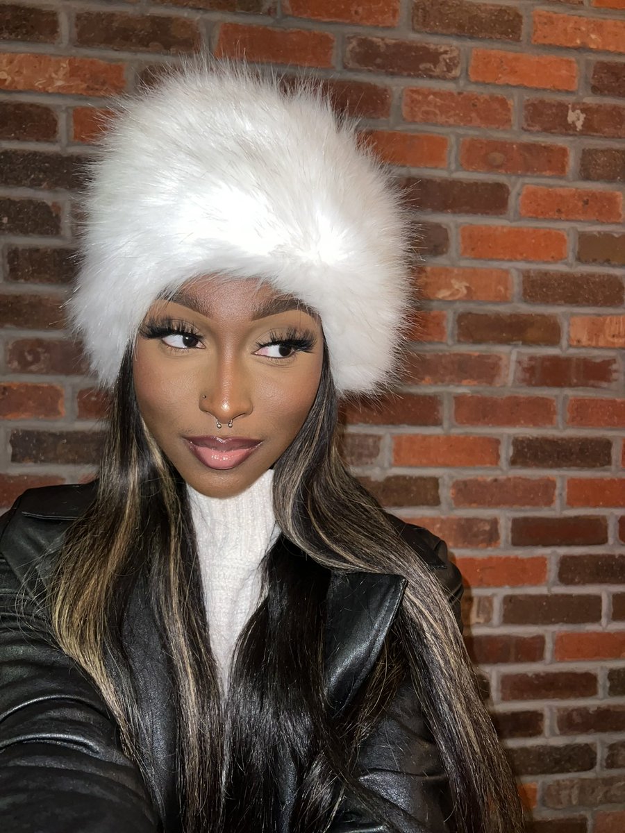 Divinethebrat's tweet photo. Show me how much you’re in love with me🫦

https://t.co/1oJKGEd0ot https://t.co/PwEC6JAv5G