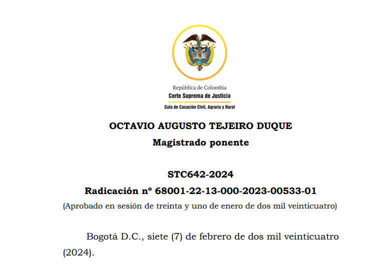 JurisprudenCol's tweet photo. No es potestativo del juez citar a audiencias presenciales bajo cualquier circunstancia natural del proceso pues, solo en condiciones excepcionales bajo las cuales no pueda practicarse la probanza mediante medios tecnológicos, o se ponga en riesgo tanto la inmediación, la seguridad o la fidelidad de la prueba

A modo de ejemplo, el juzgador podrá estimar que circunstancias tales como la ausencia o intermitencia de internet tanto en su despacho como en el municipio, fallos en la energía eléctrica en el territorio o en la señal telefónica que no permitan la asistencia virtual o alguna situación particular y probada de alguno de los interrogados o declarantes que requiera su presencialidad, son suficientes para la celebración de la audiencia en la sala de audiencias destinada para ello.

Así, en los eventos excepcionales, la vista física podrá ser dispuesta de oficio o a petición de parte mediante providencia motivada.  Obligados a comparecer físicamente a la audiencia presencial: De igual forma, el citado canon 7º dispone que «[l]a presencia física en la sede del juzgado de conocimiento solo será exigible al sujeto de prueba, a quien requirió la práctica presencial y al juez de conocimiento», mientras que «los abogados reconocidos, las partes que no deban declarar, los terceros e intervinientes especiales y demás sujetos del proceso» podrán asistir físicamente si así lo estiman o «podrán concurrir de manera virtual», desde luego, cuando esta posibilidad esté presente.

En este orden, la Ley 2213 de 2022 es totalmente clara en cuanto a que las audiencias judiciales en procesos civiles deben tener lugar a través de herramientas tecnológicas, telemáticas y telefónicas, mientras que la presencialidad solo puede tener lugar en casos excepcionales para práctica de pruebas – por las causas allí reseñadas –, eventos en los que, en todo caso, el juzgador no tiene la facultad de exigirles a los apoderados judiciales de las partes su concurrencia presencial. En efecto, la inmediación impone al juez el deber de practicar directamente el medio de prueba requerido, situación para la cual no es exigible la presencia física de los abogados de las partes.

No puede desconocerse la existencia de barreras para el acceso a las tecnologías de la información de poblaciones rurales y comunidades étnicas, reconocida en el canon 2, numeral 4º, de la norma objeto de estudio. Por ello, pueden existir circunstancias particulares en las que el despacho judicial no cuente con los medios tecnológicos, telefónicos, la conectividad o la señal requeridas para efectuar la audiencia de la forma prevista en la ley, caso en el cual, solo en ese escenario, podrá requerir la presencia de todos los intervinientes a la sede judicial respectiva a través de providencia en ese sentido.

Portal de actualización Jurisprudencial. Solicita tu suscripción aquí 👉 https://t.co/LAQoZz9cUI