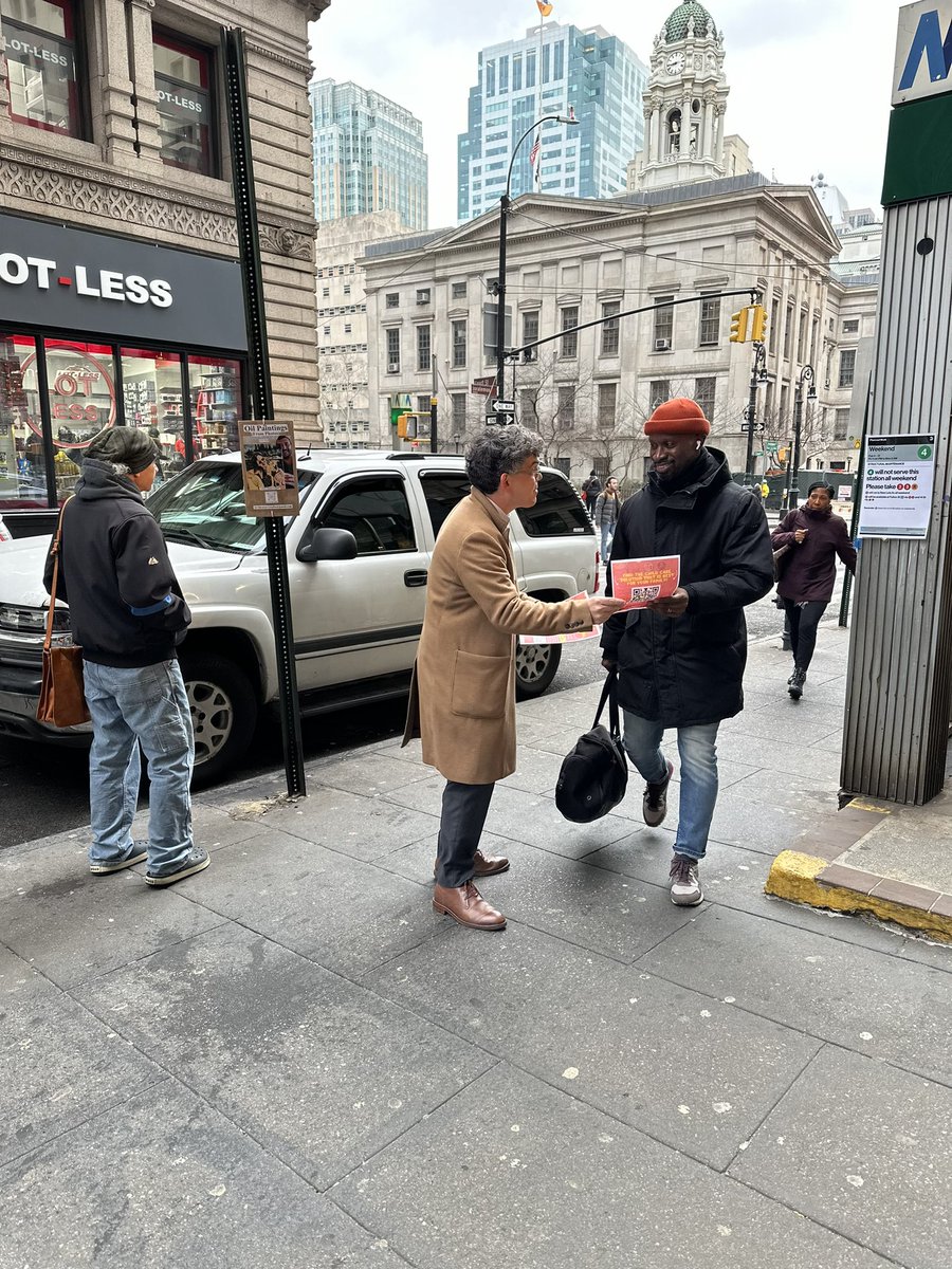 Since DOE has reduced outreach efforts, we're stepping up to get the word out to young families to sign up for free, full day 3K & PreK! On Friday, PC members hit the streets to help NYers take advantage of this impt City program. S/o to @A_StevensD16 + her team for organizing!